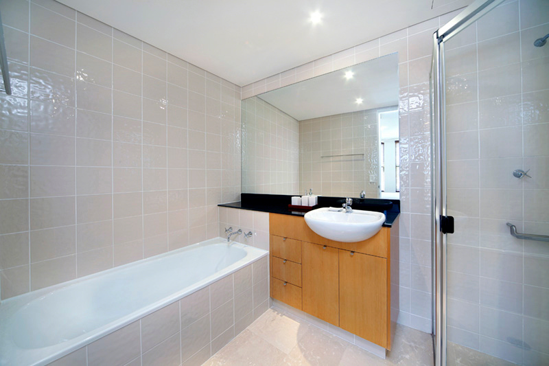 Furnished bathroom in the high-floor Balmain residence