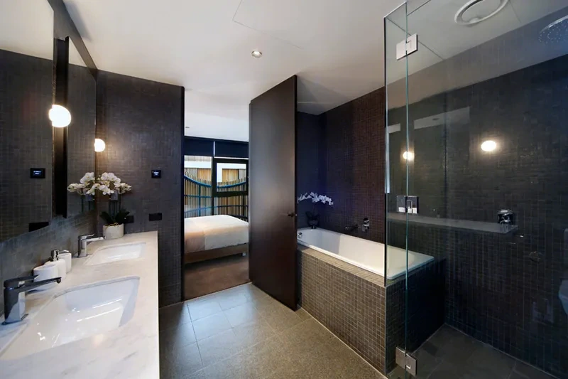 Master ensuite with quality fittings
