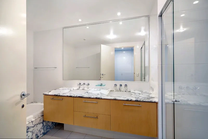 Elegant bathroom furnished to The Westprecinct Standard