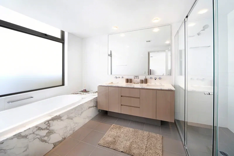 Elegant bathroom furnished to The Westprecinct Standard