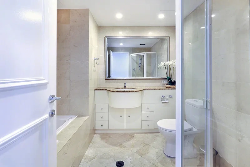 Elegant bathroom furnished to The Westprecinct Standard